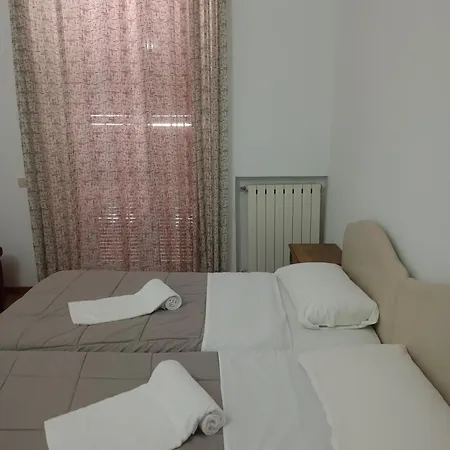 Δωμάτια σε οικογενειακή κατοικία Niam House Volturno